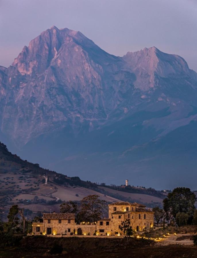 Castello Di Petecciano B&B Mosciano SantʼAngelo Eksteriør billede