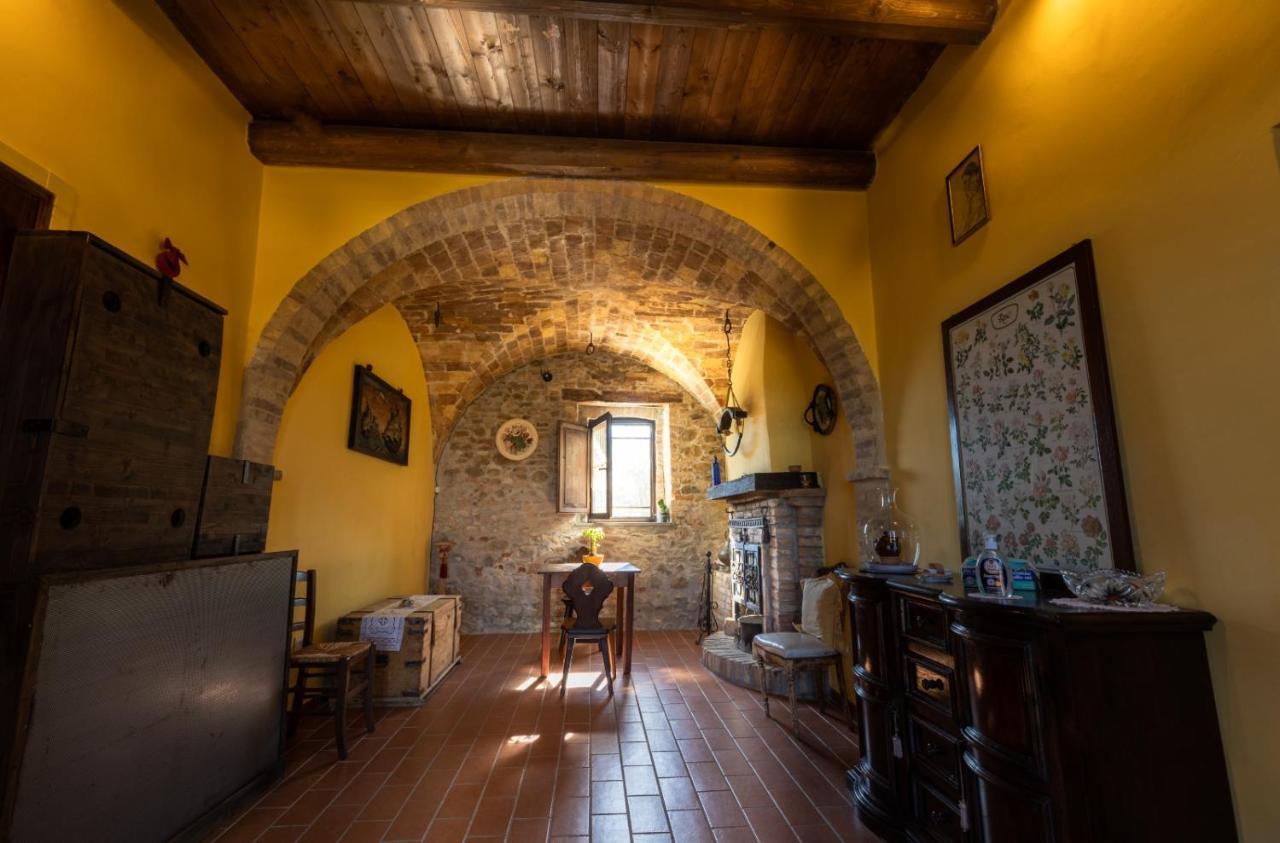 Castello Di Petecciano B&B Mosciano SantʼAngelo Eksteriør billede
