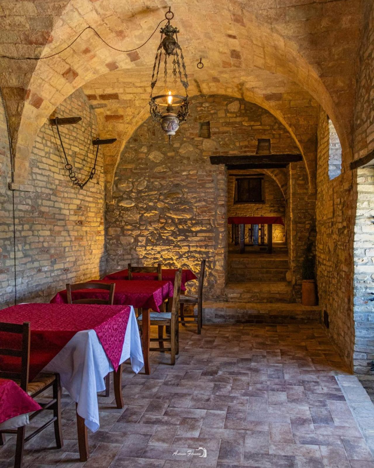 Castello Di Petecciano B&B Mosciano SantʼAngelo Eksteriør billede