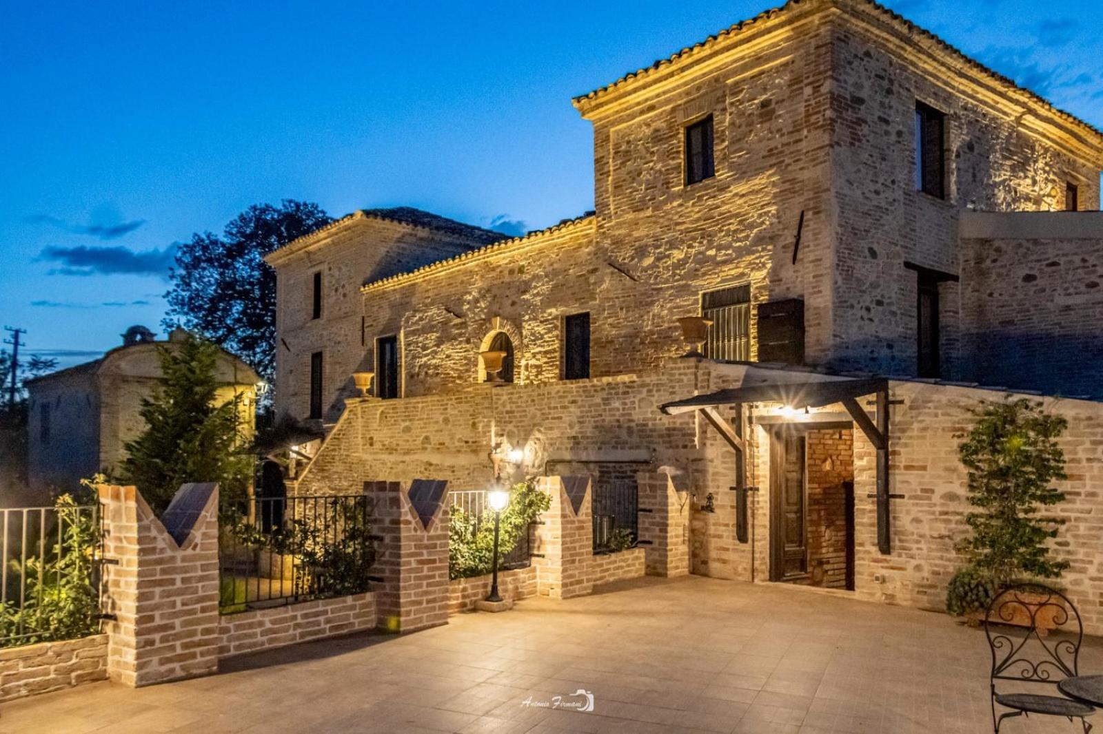 Castello Di Petecciano B&B Mosciano SantʼAngelo Eksteriør billede